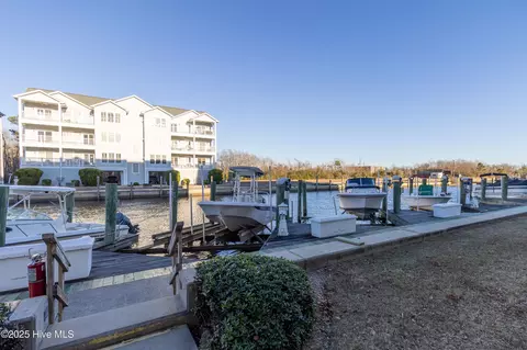 413 Captains Cv UNIT A, Edenton, NC 27932