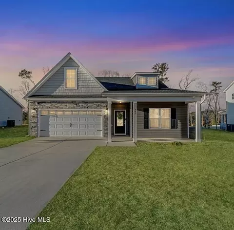 345 Manning Dr, Sanford, NC 27332