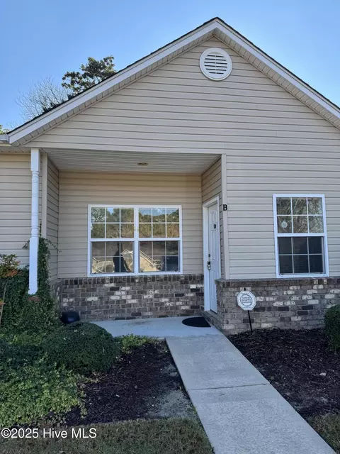 101 E Rhode Island Ave #B, Southern Pines, NC 28387