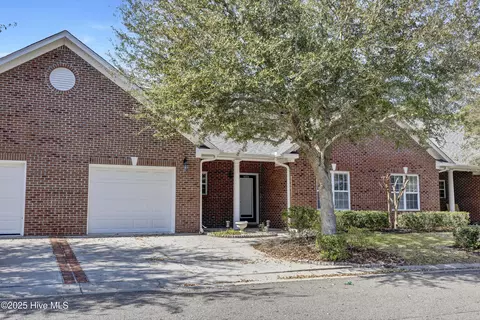 6034 Banded Tulip Dr, Wilmington, NC 28412