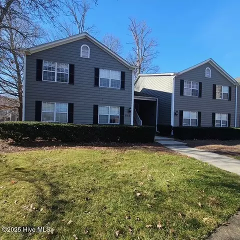 810 Ashebrook Dr, Greensboro, NC 27409