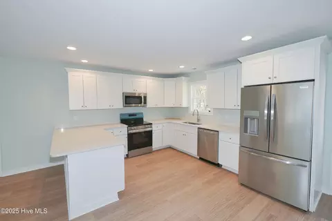 Kitchen - 649 Prospect Rd, Boiling Spring Lakes, NC 28461 photo 1 of 2
