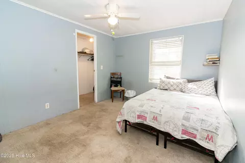 Bedroom - 312 Peanut Rd, Hampstead, NC 28443 photo 4 of 5