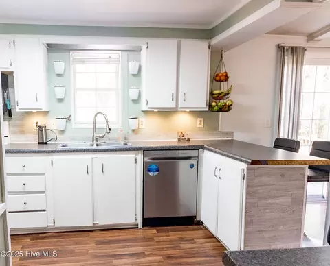 Kitchen - 312 Peanut Rd, Hampstead, NC 28443 photo 3 of 9