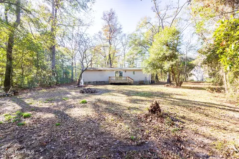 Exterior - 312 Peanut Rd, Hampstead, NC 28443 photo 7 of 10