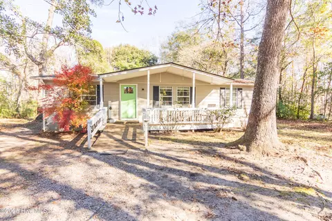 312 Peanut Rd, Hampstead, NC 28443