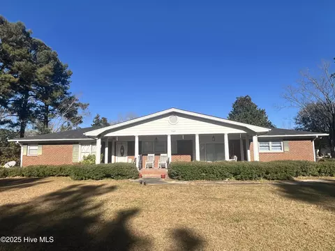 948 Slippery Log Rd, Whiteville, NC 28472
