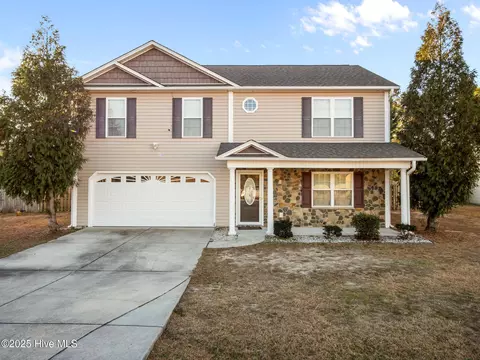 513 Aberdineshire Ct, Hubert, NC 28539