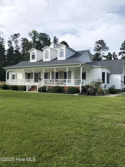 408 Seven Seas Dr, Havelock, NC 28532