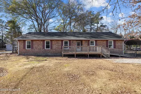 425 Washington Post Rd, New Bern, NC 28562