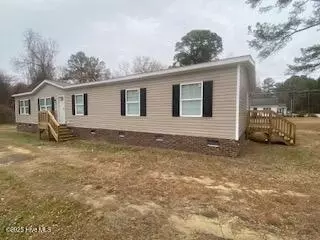 110 S 1st St, Princeville, NC 27886