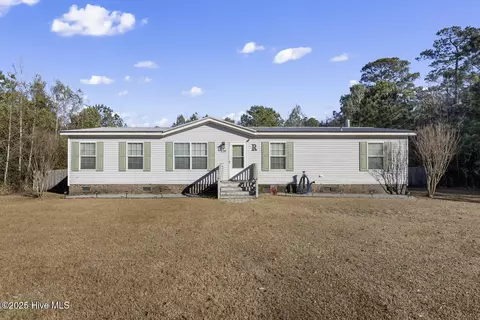 139 Hotel Branch Ln, Richlands, NC 28574
