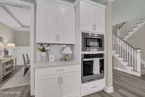 Kitchen - 102 E Yellow Lois Dr, Hampstead, NC 28443 photo 6 of 7