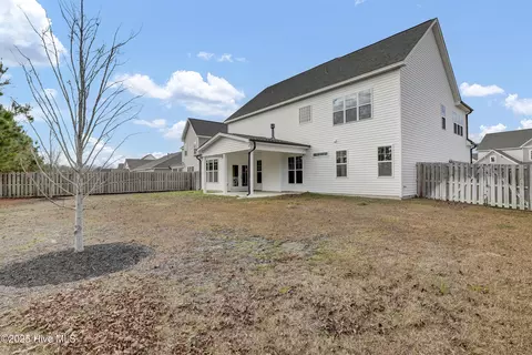 Exterior - 102 E Yellow Lois Dr, Hampstead, NC 28443 photo 5 of 7