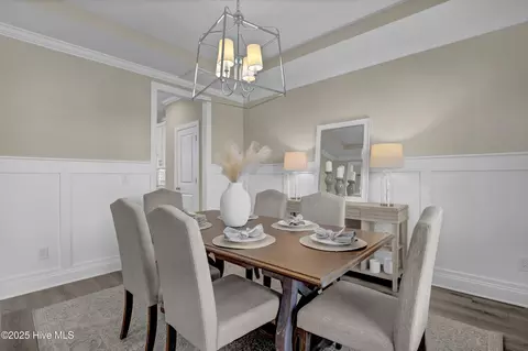 Dining - 102 E Yellow Lois Dr, Hampstead, NC 28443 photo 2 of 4