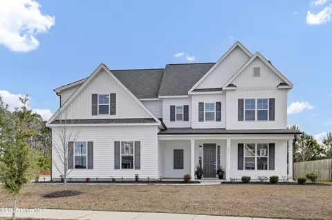 Exterior - 102 E Yellow Lois Dr, Hampstead, NC 28443 photo 2 of 7
