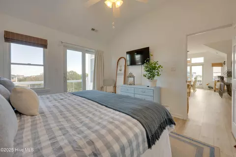Bedroom - 824 Windswept Ct, Corolla, NC 27927 photo 2 of 13