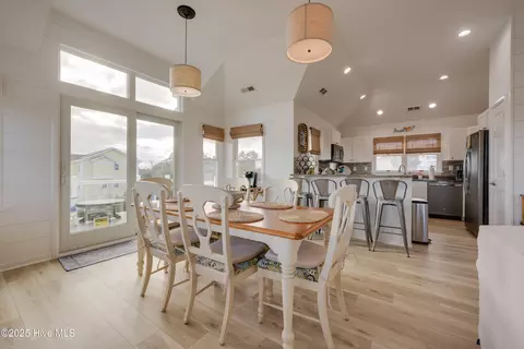 Dining - 824 Windswept Ct, Corolla, NC 27927 photo 2 of 3