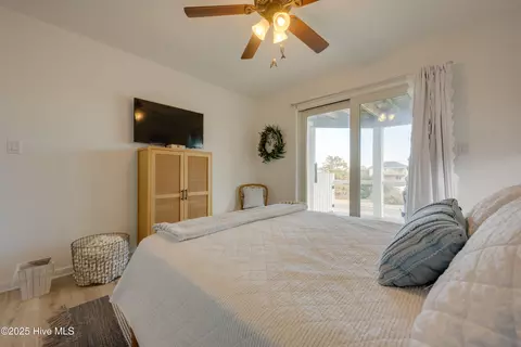 Bedroom - 824 Windswept Ct, Corolla, NC 27927 photo 9 of 13