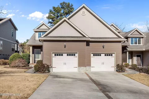 58 Cypress Cir, Southern Pines, NC 28387