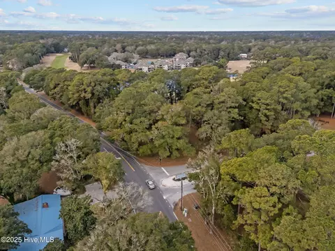 8 Shoreline Dr W, Sunset Beach, NC 28468