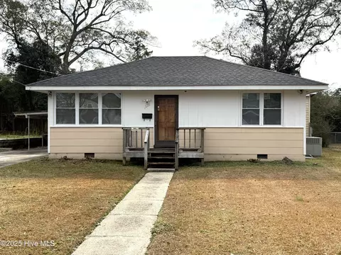 436 Nelson Dr, Jacksonville, NC 28540