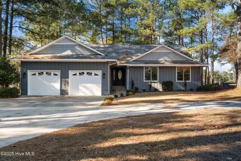 337 Thimbleberry Dr, Vass, NC 28394