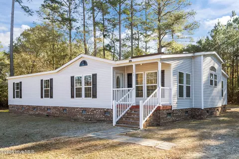 177 Baysden Rd, Chinquapin, NC 28521