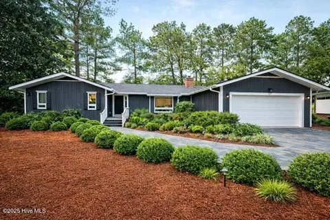 5 W Quail Lake Rd, Pinehurst, NC 28374