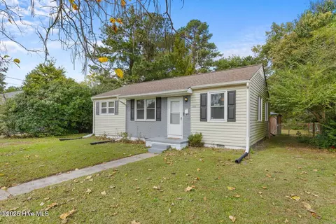 121 Bryan St, Jacksonville, NC 28540