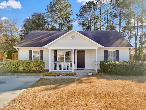928 Bobby Brown Cir, Leland, NC 28451