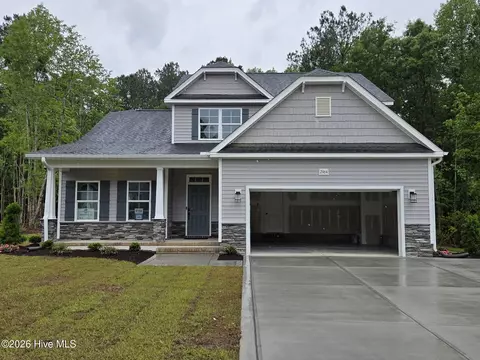 2964 Tucker Hill Dr, Grimesland, NC 27837