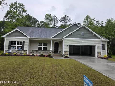 2970 Tucker Hill Dr, Grimesland, NC 27837