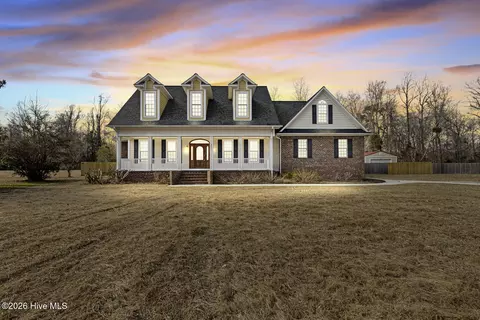 237 Country Squire Ln, Jacksonville, NC 28540