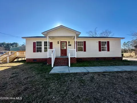 809 1st St E, Ahoskie, NC 27910