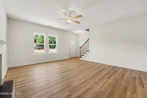 Living - 262 Yardley Dr, Smithfield, NC 27577 photo 2 of 2
