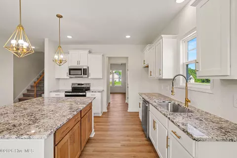 Kitchen - 41 Rum Row Ct, Smithfield, NC 27577 photo 2 of 3