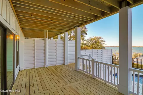 Exterior - 3804 Emerald Dr #E, Emerald Isle, NC 28594 photo 5 of 7