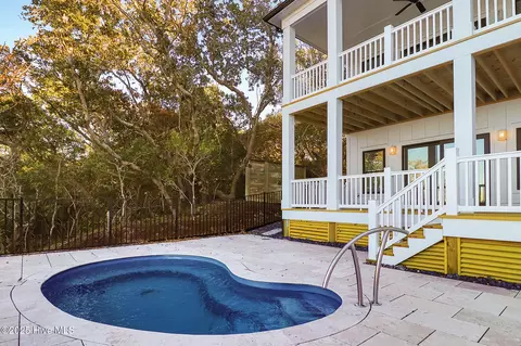 Exterior - 3804 Emerald Dr #E, Emerald Isle, NC 28594 photo 7 of 7