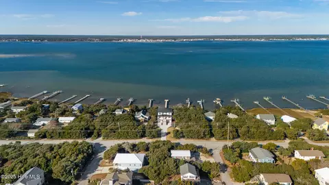 View/Area - 3804 Emerald Dr #E, Emerald Isle, NC 28594 photo 4 of 9