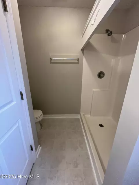Bath - 302 Rack Ln, Hubert, NC 28539 photo 1 of 4