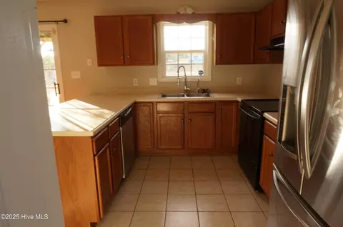Kitchen - 302 Rack Ln, Hubert, NC 28539 photo 1 of 1
