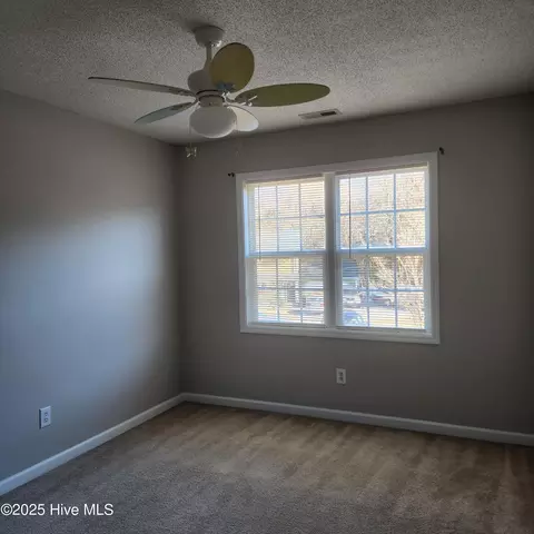 Bedroom - 302 Rack Ln, Hubert, NC 28539 photo 6 of 8