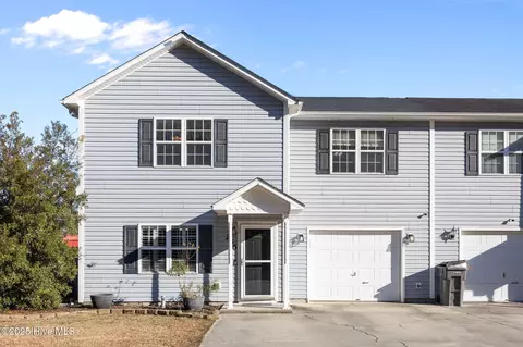 266 Smallwood Rd, Hubert, NC 28539