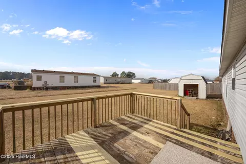 Exterior - 115 Patsy Ln, Hubert, NC 28539 photo 4 of 7
