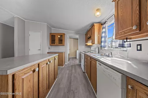 Kitchen - 115 Patsy Ln, Hubert, NC 28539 photo 3 of 3