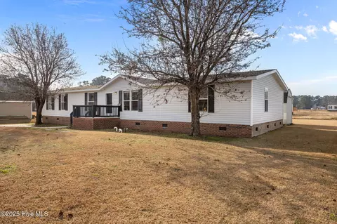 Exterior - 115 Patsy Ln, Hubert, NC 28539 photo 1 of 7
