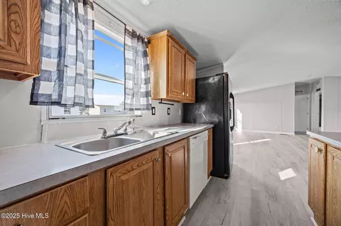 Kitchen - 115 Patsy Ln, Hubert, NC 28539 photo 2 of 3