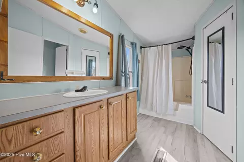 Bath - 115 Patsy Ln, Hubert, NC 28539 photo 1 of 4