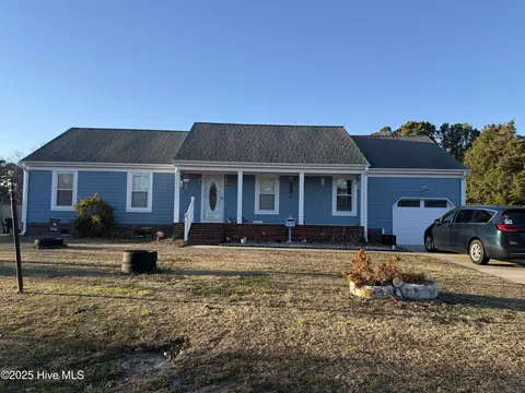 115 E White Pine Dr, Moyock, NC 27958